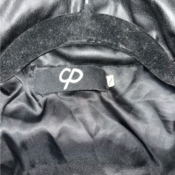 Quilted Stand Collar Puffer Jacket - Picture 6 of 10